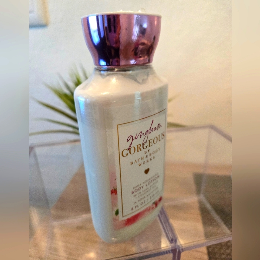 Gingham GORGEOUS 🌸 • NEW • 8 oz